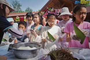 真没手感！邹雨宸半场7投0中一分未得 但拼下4个前场板